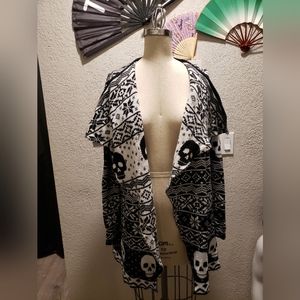 Torrid snowflakes and skulls cardigan